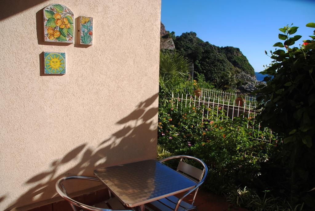 Taormina Isola Bella Apartment - Taormina Holidays Quarto foto